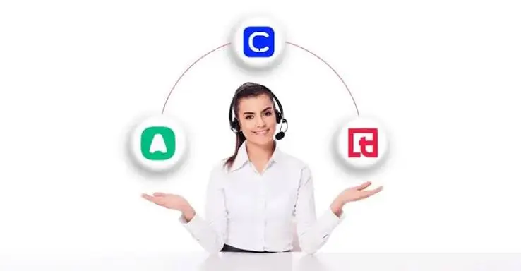 Customer support specialist presenting essential digital marketing tools and SEO tools integrated into a marketing software stack.